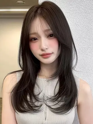 ロング FOCUSJAPAN 🖤艶カラー🖤のヘアスタイル