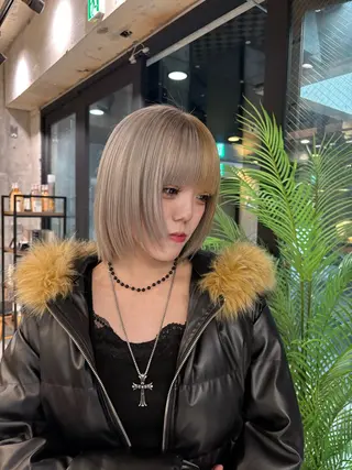 ショート KAEDE🌺Wカ ラー/ホワイトカラーのヘアスタイル