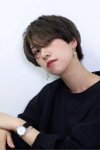 ショート 伸びても可愛いカラー 愛甲竜佑のヘアスタイル