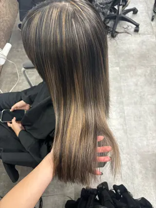 セミロング カラー ヘアアレンジ 💟Opus // Mizuki🐕のヘアスタイル
