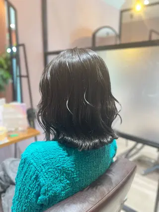 ミディアム カラー 松下 詩恵里のヘアスタイル