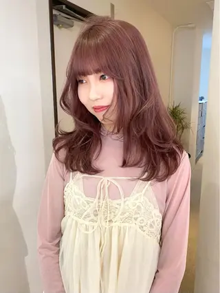 カラー mizuki/ピンク ベージュ.レイヤーのヘアスタイル