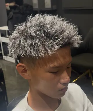 ショート カラー パーマ メンズ ツイスト特化美容師 古田 優人のヘアスタイル