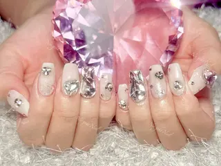ネイル 🦋 Queenieのネイルデザイン