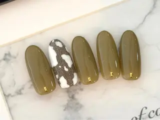 ミディアム ルミエナリトリート MUKAEDAのネイルデザイン
