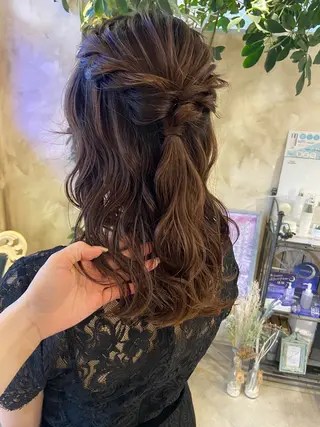 セミロング ヘアアレンジ 綾/ベージュカラー /パーマ🩰のヘアスタイル