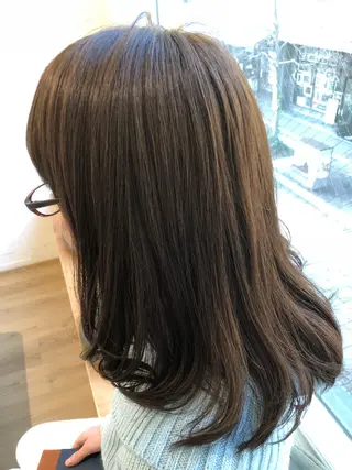 セミロング カラー 山形 光輪子のヘアスタイル