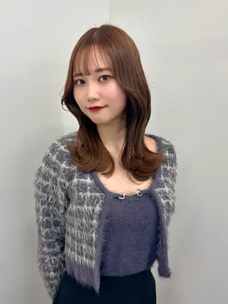 ミディアム カラー ブリーチなし/レイヤ ー特化🌈Tommyのヘアスタイル