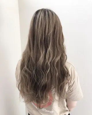 ロング カラー 白井 つづりのヘアスタイル