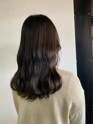 セミロング yuu/髪質改善 カラー🌛のヘアスタイル