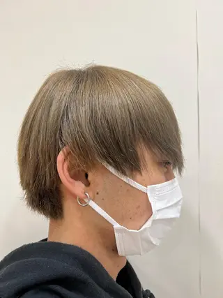 ショート カラー メンズ レイヤーカット 小飯田　武斗のヘアスタイル