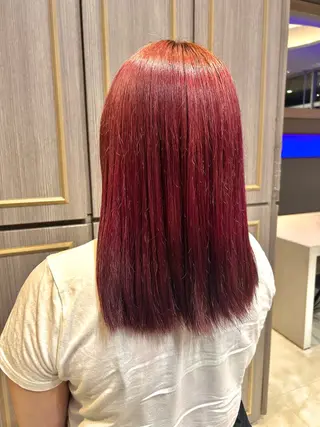 カラー 岡田 佳苗のヘアスタイル