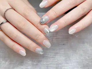 ネイル 🦋 Queenieのネイルデザイン