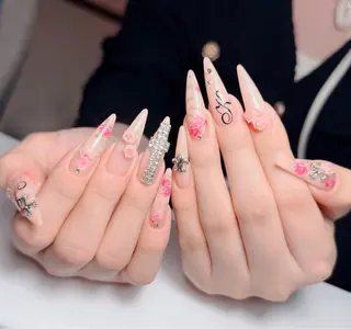 ネイル Julie Nail Hinのネイルデザイン