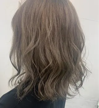 ミディアム 川上 紗也加のヘアスタイル