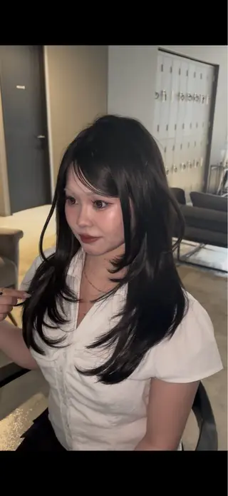 ロング 真下 瑞歩のヘアスタイル
