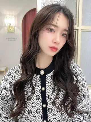 ロング fuwari 美白ショコラカラーのヘアスタイル