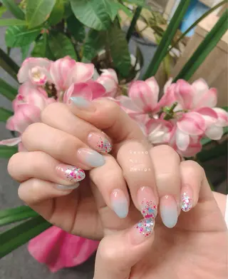 セミロング ネイル Blowe ニュアンスのネイルデザイン