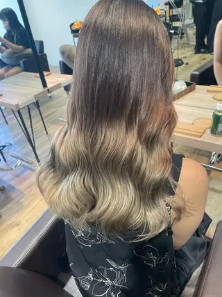 ロング 前田 菜奈子のヘアスタイル