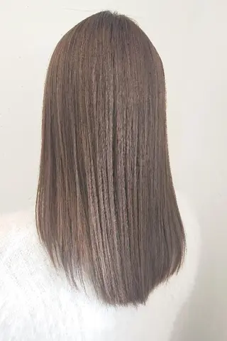 ミディアム カラー 山口 彩海のヘアスタイル