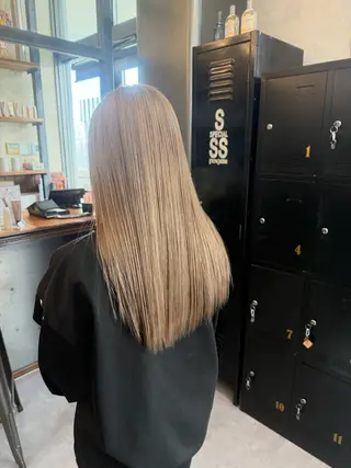 カラー MAEDA YUKIのヘアスタイル