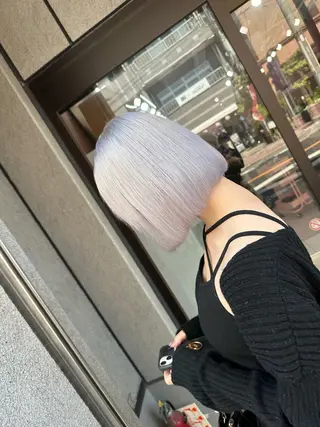 セミロング カラー ブリーチ特化🌈 MANATOのヘアスタイル