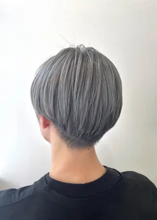 ショート カラー 佐々木 美帆のヘアスタイル