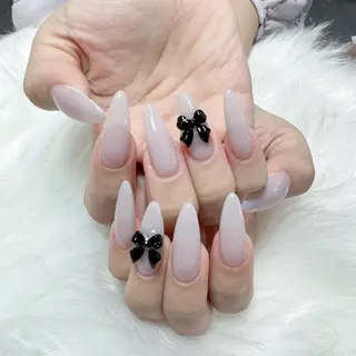 ネイル 🦢Ella💌 長さだし専門店☁️のネイルデザイン