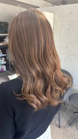 セミロング REVE 美容室のヘアスタイル