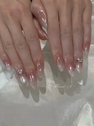 ネイル 𝘙𝘪𝘰𝘯𝘢 ...🕯🤍のネイルデザイン