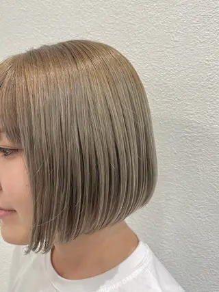 ショート カラー 初ブリーチOK✨ ハイトーン稲吉菜々美のヘアスタイル