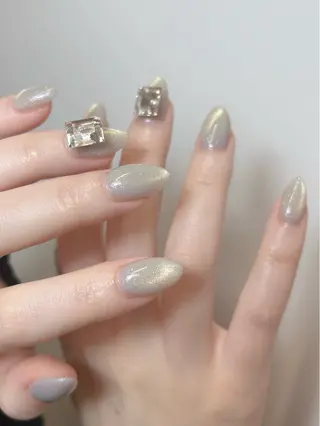 ネイル 透灯 TOUTOU 🪄のネイルデザイン