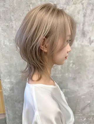 ミディアム カラー ヘアアレンジ ハイトーン特化🤍 浦住のヘアスタイル