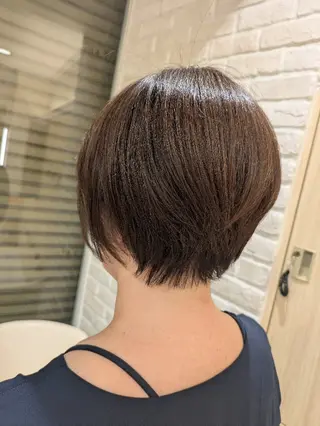ショート カラー 佐々木 萌のヘアスタイル