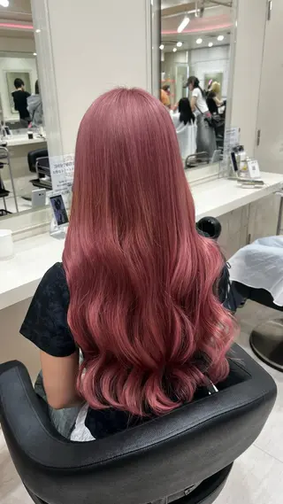 ロング カラー ヘアアレンジ 韓国レイヤー&ピンク 艶髪🩶maikoのヘアスタイル