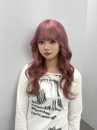 ロング カラー ユウキ/ハイトーン/ ブリーチカラーのヘアスタイル