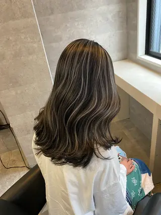セミロング カラー ami🌙 透明感/ハイトーンのヘアスタイル