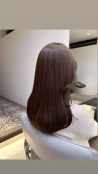 ミディアム カラー カジュアルを女っぽく 𝗮𝘆𝗮𝗰𝗼のヘアスタイル