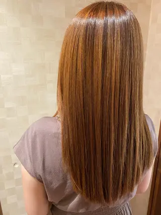 セミロング 【白髪ぼかし】 矢内　夏輝のヘアスタイル