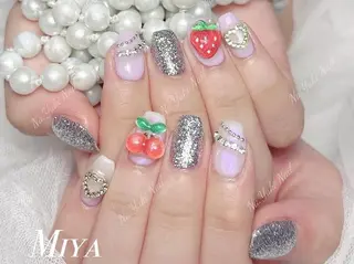 ネイル 🦋 Queenieのネイルデザイン