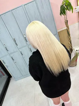 ロング カラー ブリーチ特化🌈 MANATOのヘアスタイル