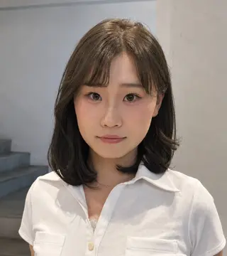ミディアム RUNA⭐️⛓ ハイトーン/デザインのヘアスタイル