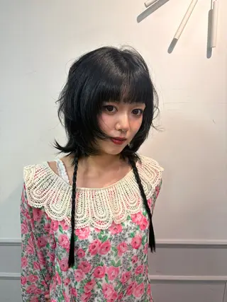 ミディアム デザインカラー🌈 メイク💄ヒカリ🌟のヘアスタイル
