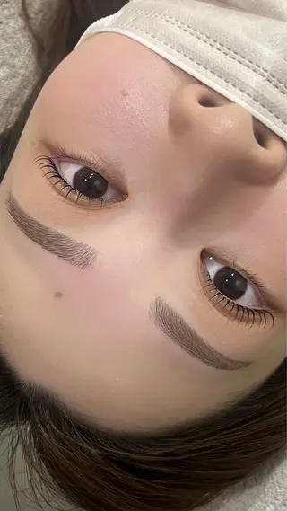 マツエク・マツパ people .の眉毛・アイブロウイメージ