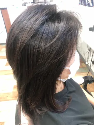 セミロング リラクゼーション ヘナサロンのヘアスタイル