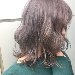 ミディアム カラー ア イカのヘアスタイル