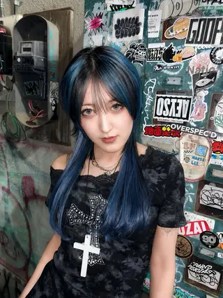 ロング デザインカラー🌈 メイク💄ヒカリ🌟のヘアスタイル