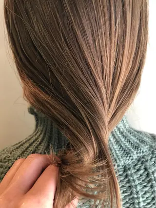 セミロング カラー yajima Moemiのヘアスタイル
