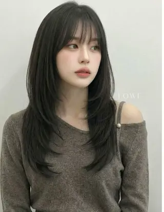 セミロング SEEK八王子 AINAのヘアスタイル