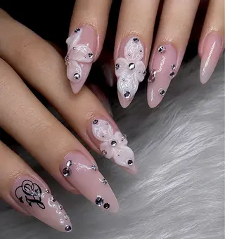 ネイル Minette nailHuongのネイルデザイン